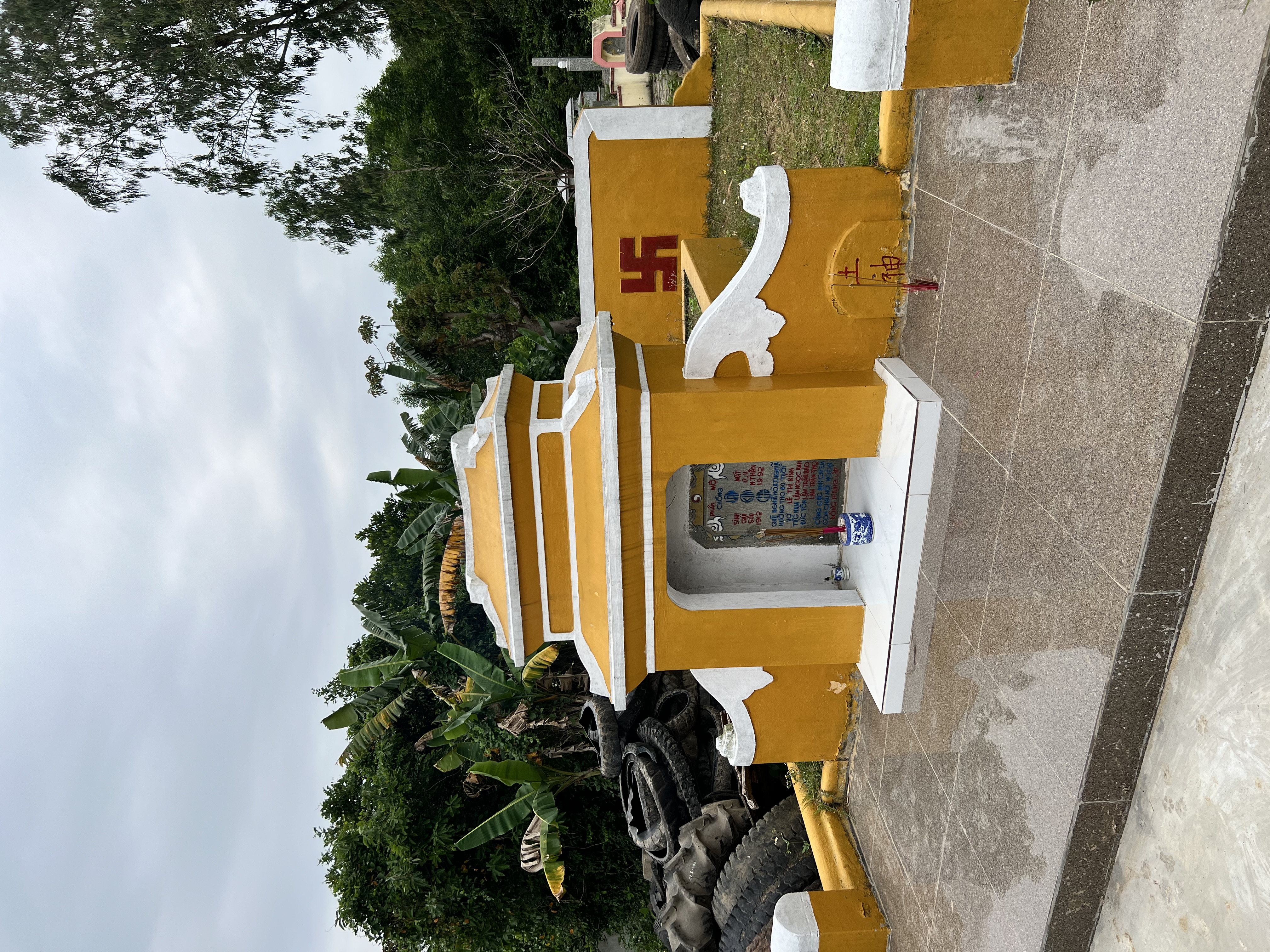 grave-gallery-1